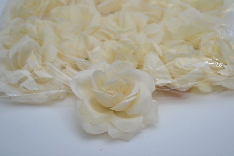 Balení samolepících růží - krémové