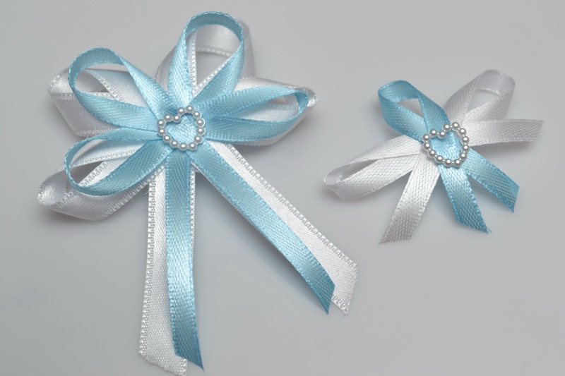 Svatební vývazky s perleťovým srdíčkem - světle modrá
