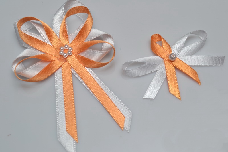 Svatební vývazek s perličkou - oranžová