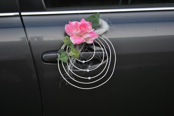 Pedigové ozdoby s růží na kliky aut - růžové