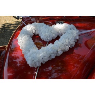 Kytice na auto bílá - velké srdce z růží
